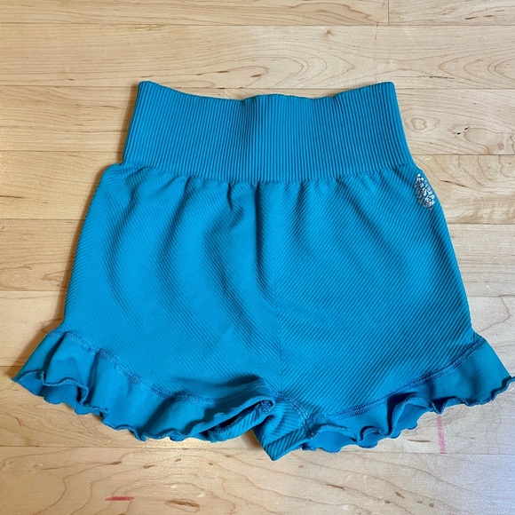 Free People - BUNDLE of 5 Shorts - Ribbed Movement Shorts - Picture 4 of 9